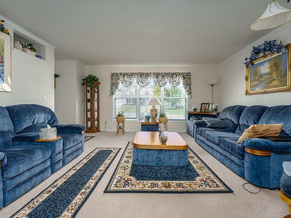 4th image of 163 Apple Blossom Ln