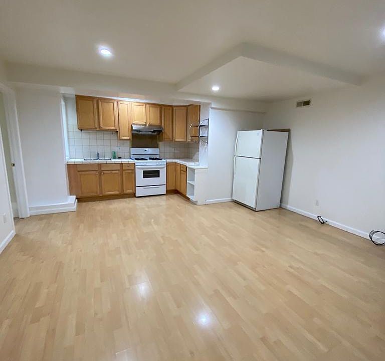 1st image of 491 15th Ave #A