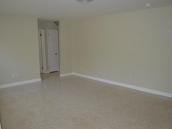 5th image of 5182 Huntington St NE