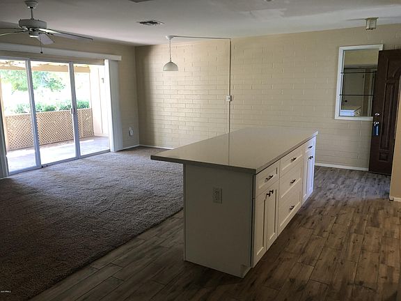 3rd image of 10013 W Lakeview Cir N