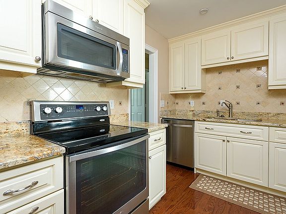 5th image of 219 S Hale Ave