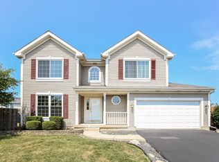 707 N Sparkle Ct, Oswego, IL 60543