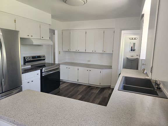 4th image of 8016 N Hughes Dr