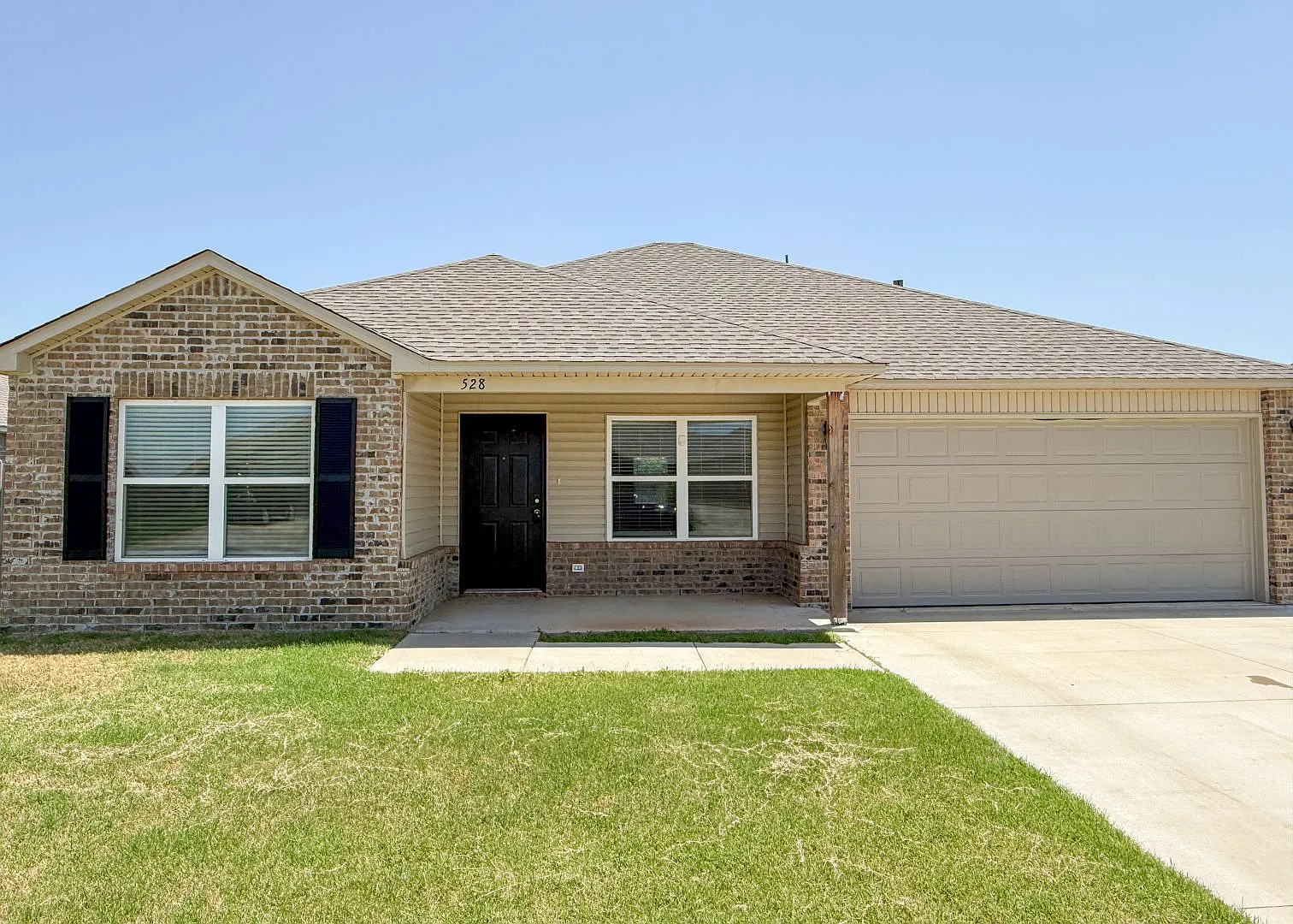 4 Bedrooms | 2 Bathrooms | 2 Car Garage | Newcastle Schools — Photo 1