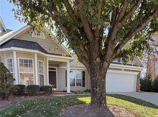 18 Wheelwright Ct, Greensboro, NC 27455