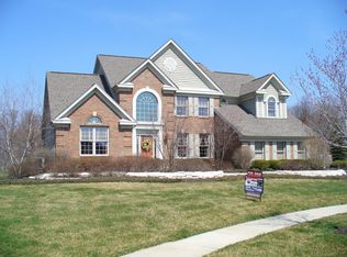 5722 Heritage Lakes Dr, Hilliard, OH 43026
