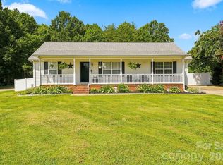 132 Kendra Dr, Mooresville, NC 28117