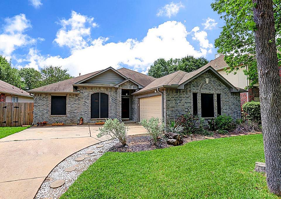 1st image of 16111 Cypress Trace Dr