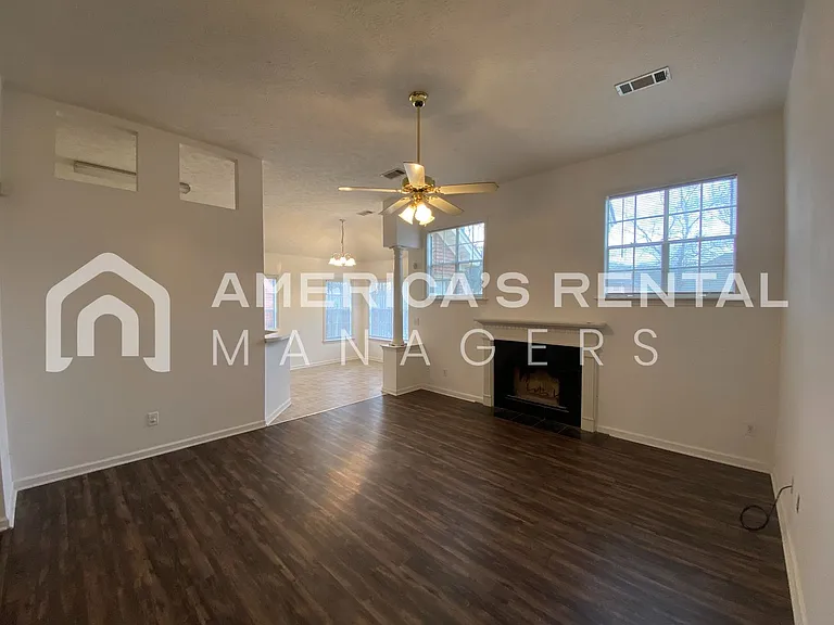 7936 Copperfield Dr — Photo 5