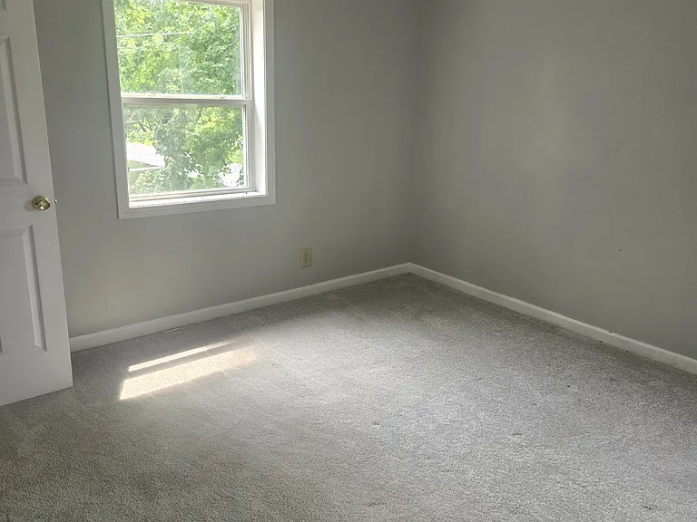 Large bedroom 2nd floor