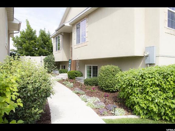 2nd image of 2903 E Somerset Dr