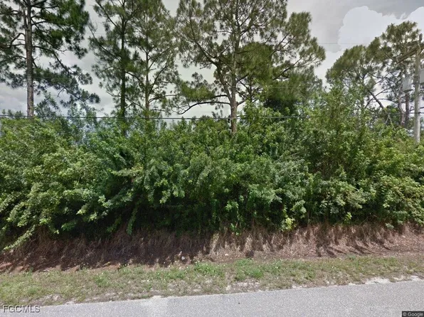 20050 Williams Dr, North Fort Myers, FL 33917