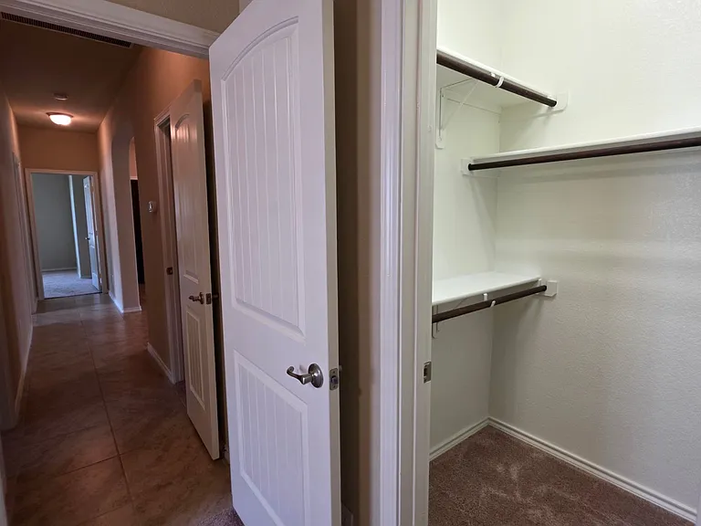 1912 Potrillo Ln — Photo 24