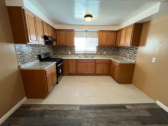 4th image of 12713 Cranbrook Ave APT D