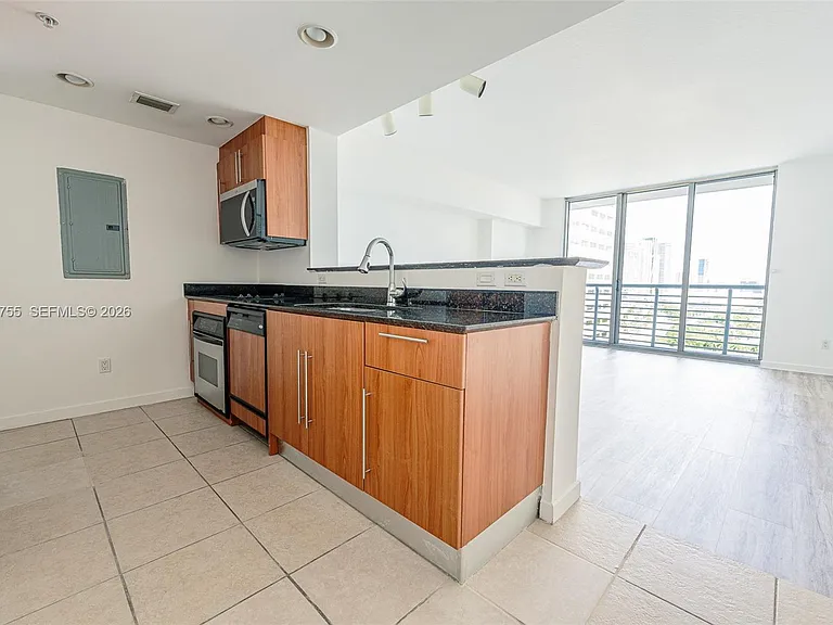 325 Biscayne Blvd #2020 — Photo 4
