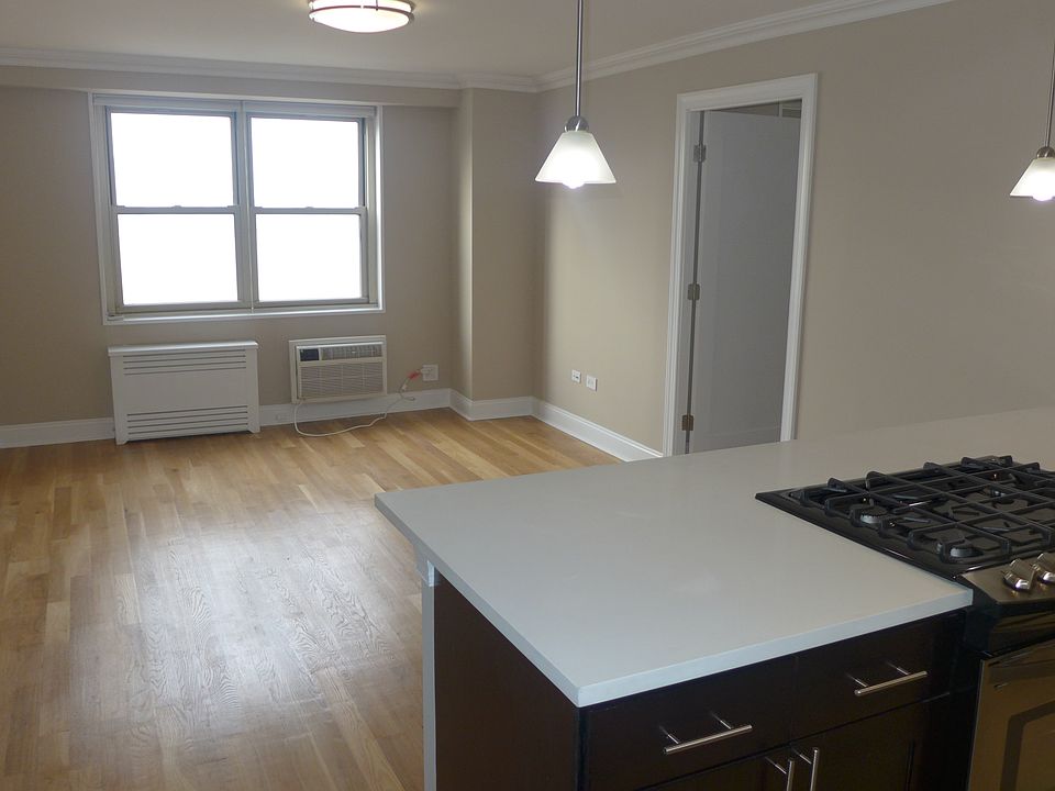 1st image of 80 N Moore St APT 7M