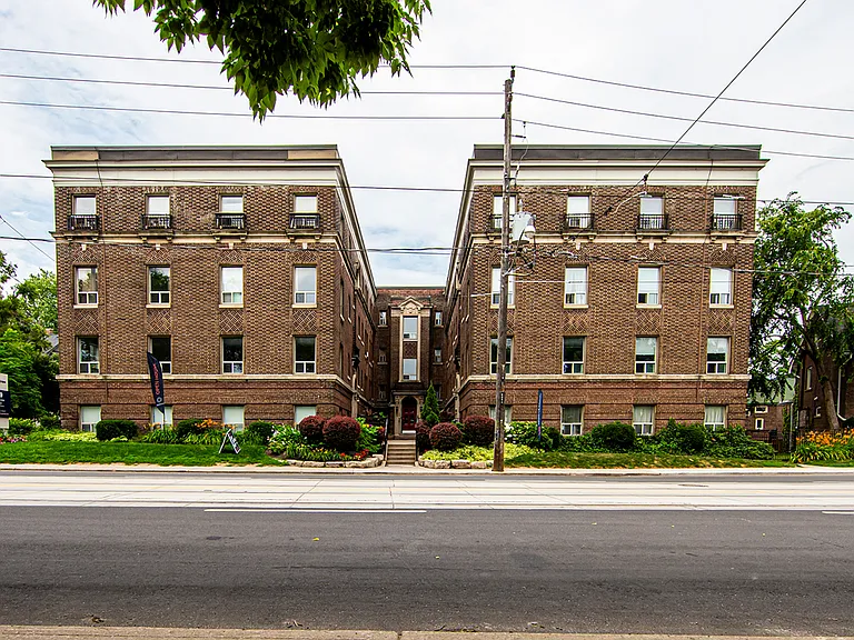 569 Broadview Ave — Photo 12