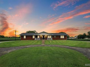 6961 Bouse Rd, Glen Carbon, IL 62034