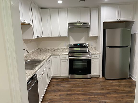 4th image of 2604 Park Ave