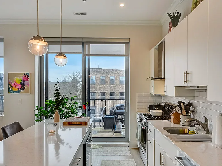 Laflin Place — Photo 26