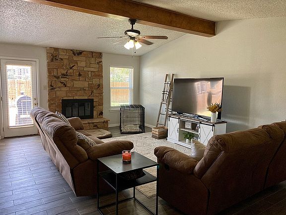2nd image of 504 Brownwood Dr