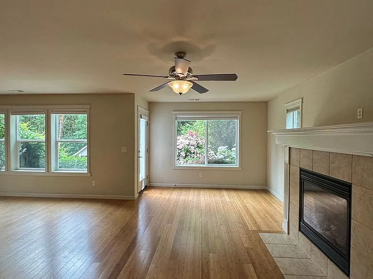 1319 Foreman Rd — Photo 6