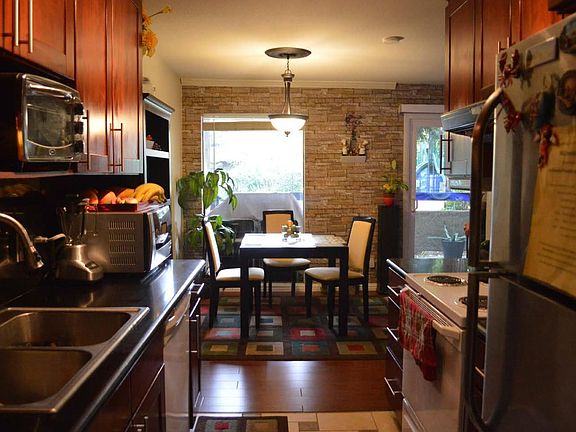 5th image of 287 Tradewinds Dr APT 9