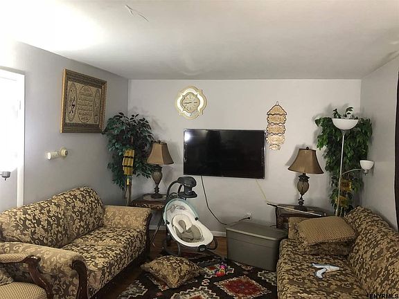 2nd image of 39-43 Grove Ave