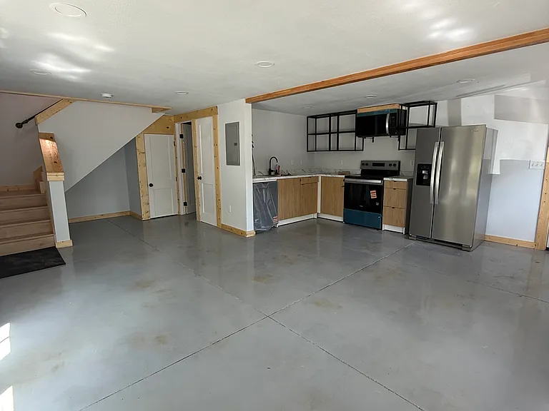 322 SW Washington St — Photo 5