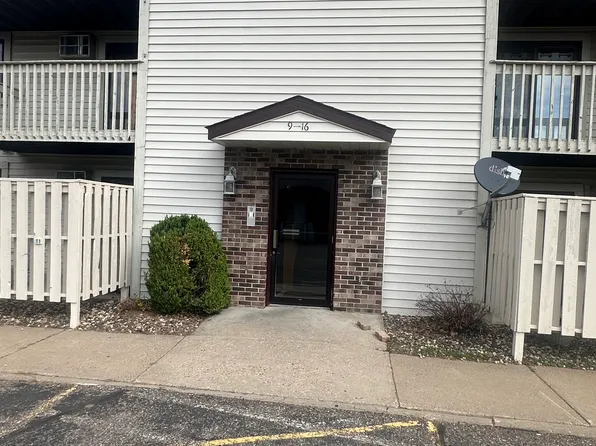 1554 Namekagon St APT 13, Hudson, WI 54016