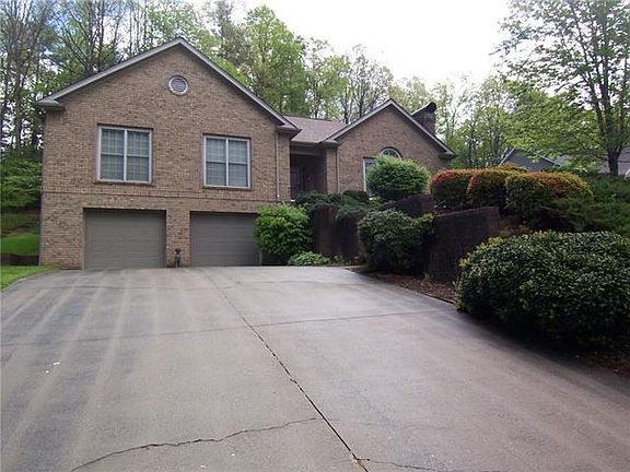 4th image of 1014 Wellington Ct