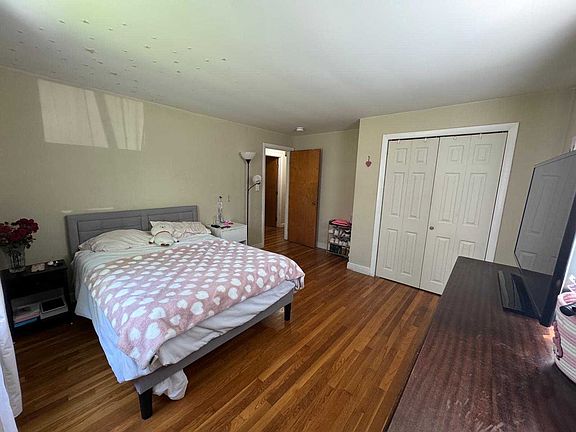 2nd image of 124 Nonantum Rd #124
