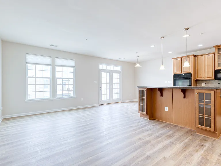 365 Chessington Dr — Photo 9