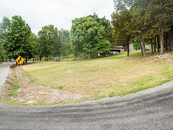 4th image of 165 Long Shore Dr