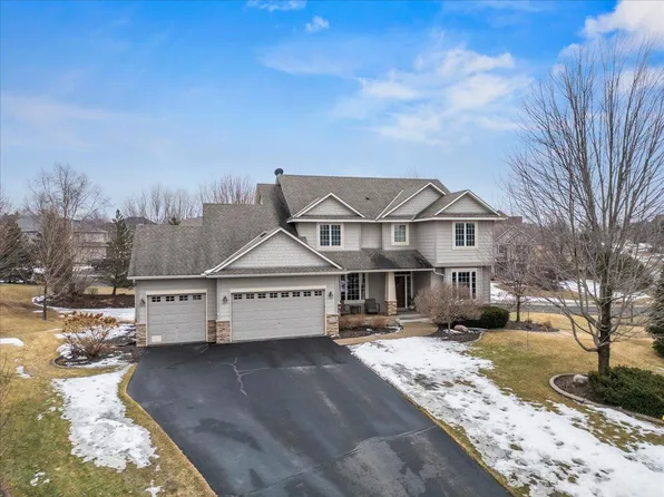 965 Woodview Ct, Carver, MN 55315