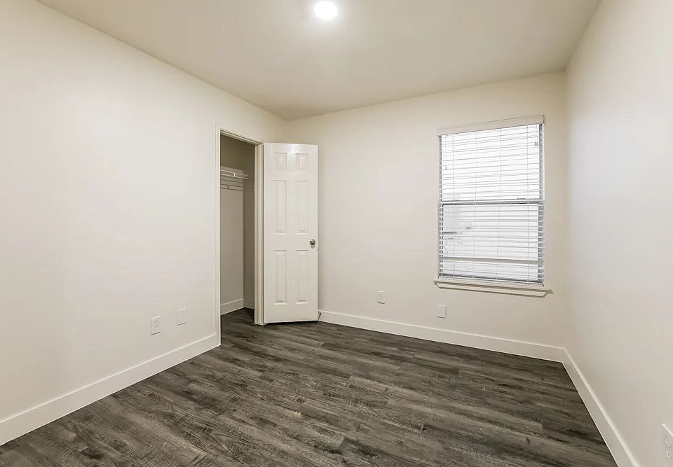 1st image of 16214 Majestic Glen Ln