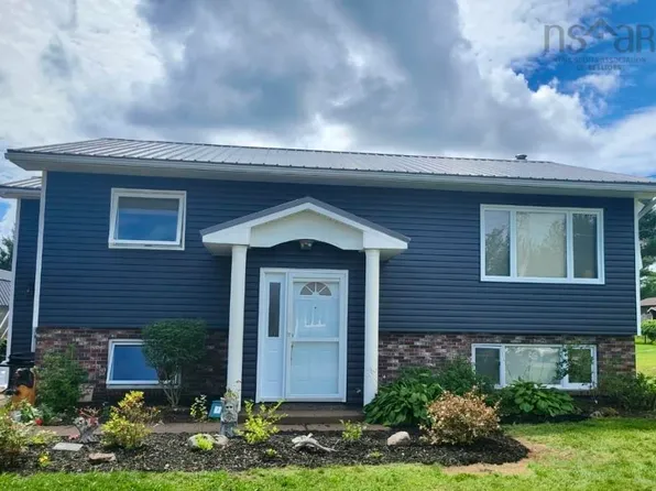 3 Fletcher Dr, Amherst, NS B4H 4M3