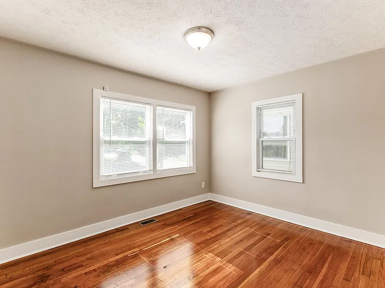 2215 Dresden St — Photo 7