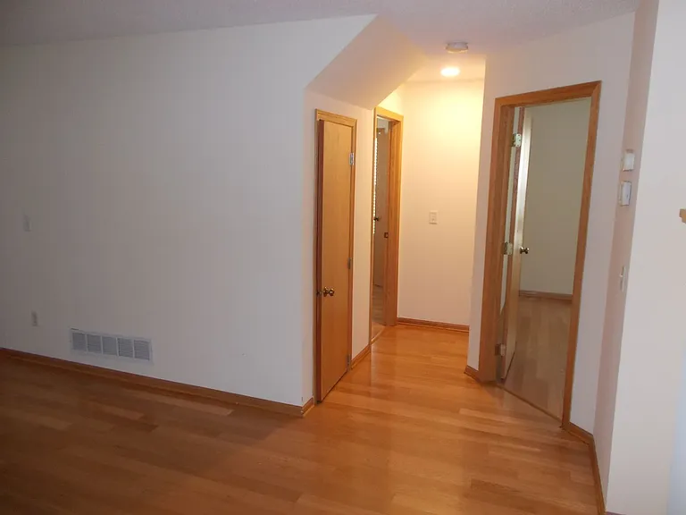 1020 Stinson St — Photo 6