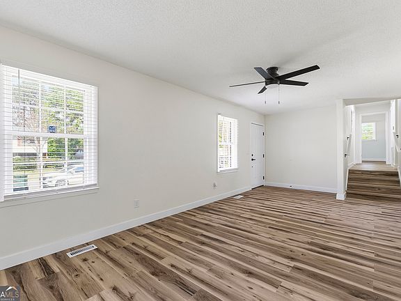 4th image of 108 Tina Dr