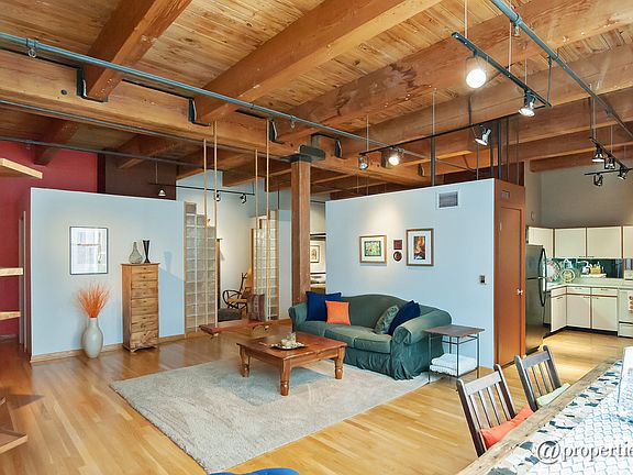 Kitchen / Living Room