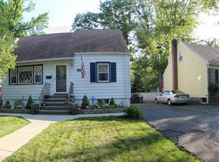 160 Stelling Ave, Maywood, NJ 07607