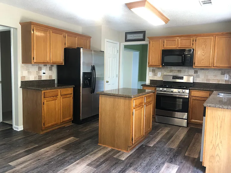 11800 Carriage Park Ln — Photo 3