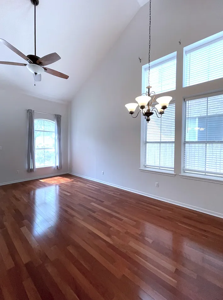 3 bed, 2.5 bath, 2114 sqft, $2,000 — Photo 1