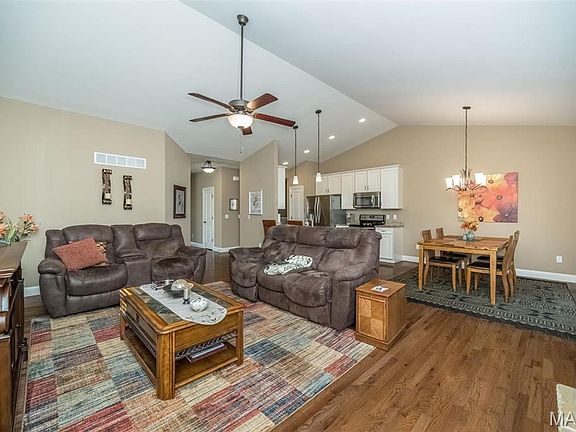 5th image of 1533 Woodside Hills Dr