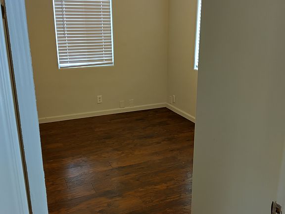 4th image of 2172 McKnight Dr