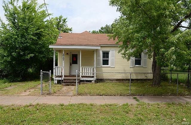 2nd image of 217 E Orleans St