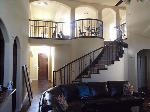 5th image of 409 Sunrise Dr