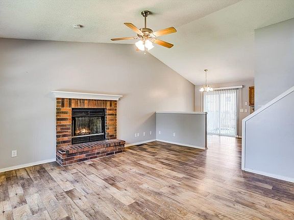 4th image of 229 W Village Lake Dr
