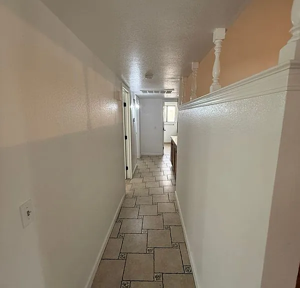 2704 Pinewood Dr — Photo 10